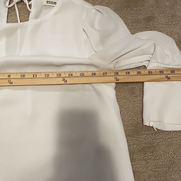 Small White Essue Long Sleeve Blouse - Picture 4 of 8